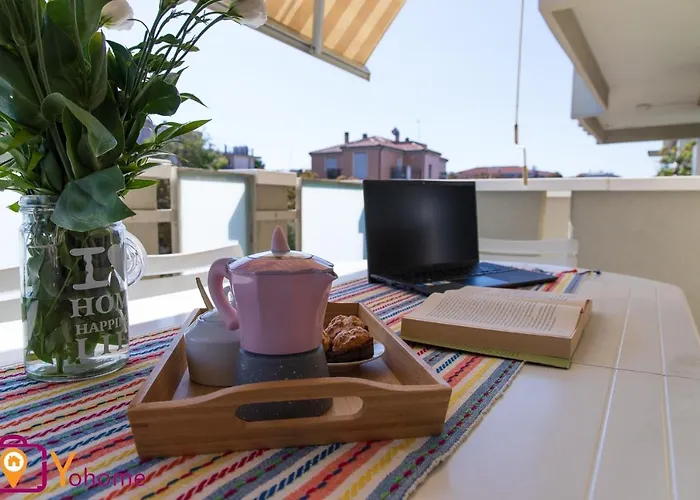 Virgi Home con vista mare a Pesaro by Yohome