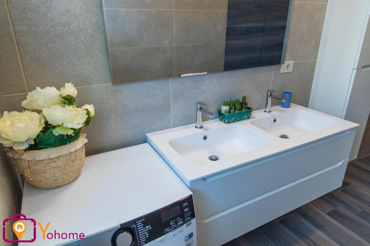 Virgi Con Vista Mare A By Yohome Pesaro